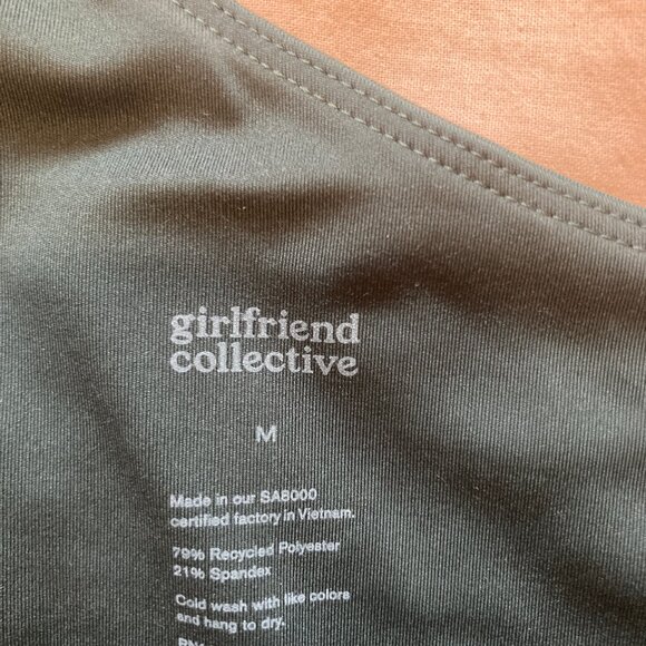 Girlfriend Collective Moss Bianca One Shoulder Bra - Picture 5 of 5